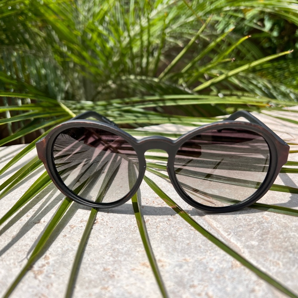 ✨ VONZIPPER LULA MAHOGANY SUNGLASSES ✨ - Picture 4 of 5